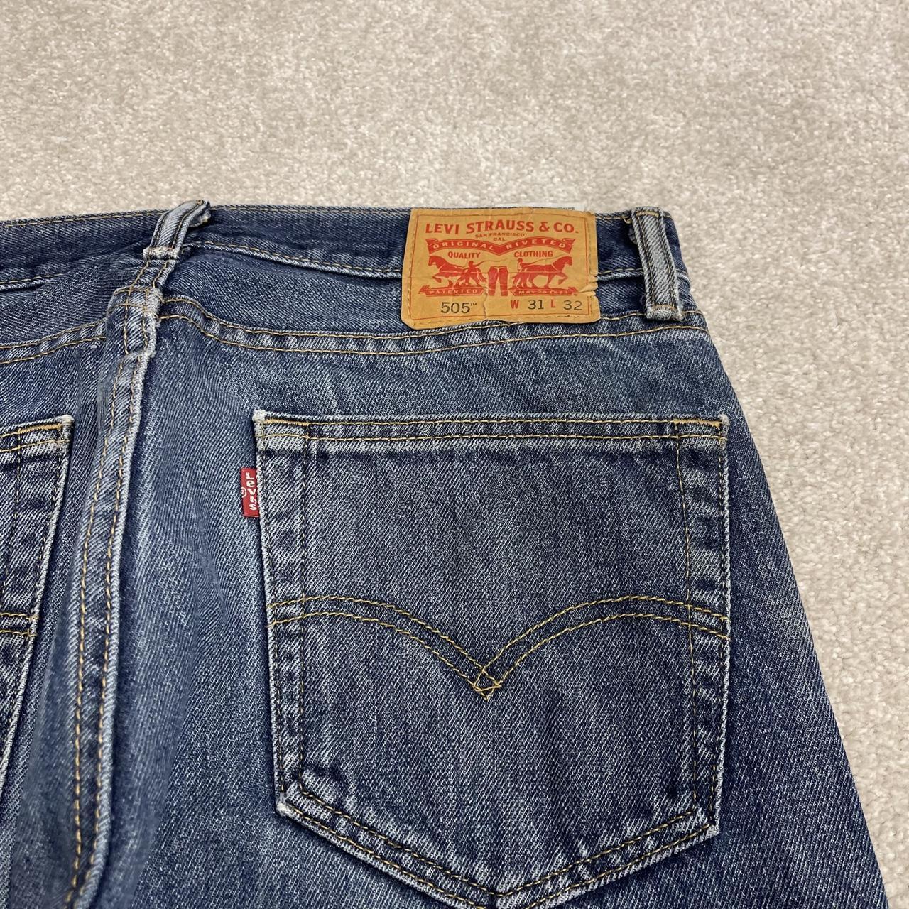 Y2K Levi’s 505 jeans W32L28 straight leg blue Straight fit 5 pocket pants belt loops red tab logo