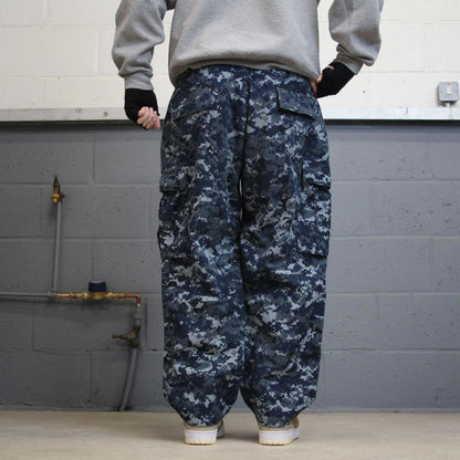 US Navy cargo pants W34L28 baggy blue USN digital camouflage trousers double knee pleated