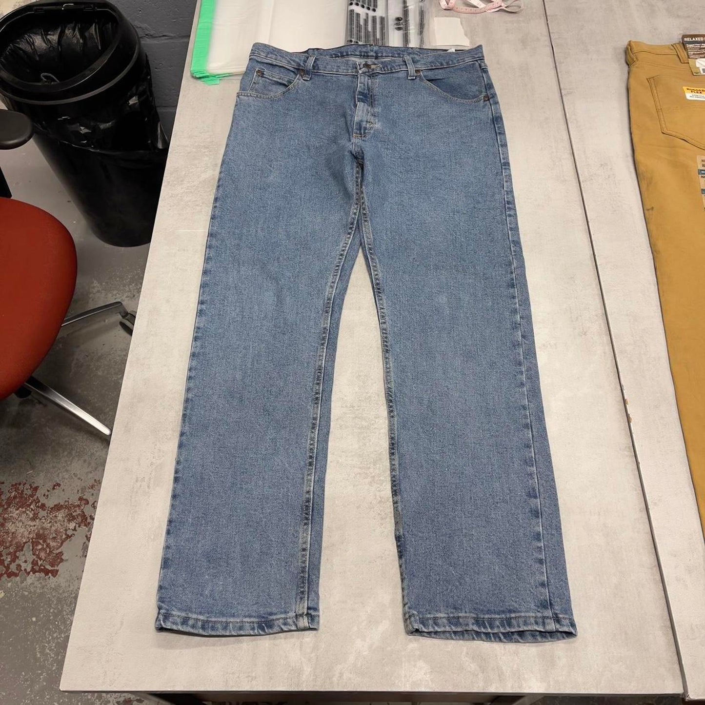 Blue Wrangler jeans W36L32 straight leg denim skater pants