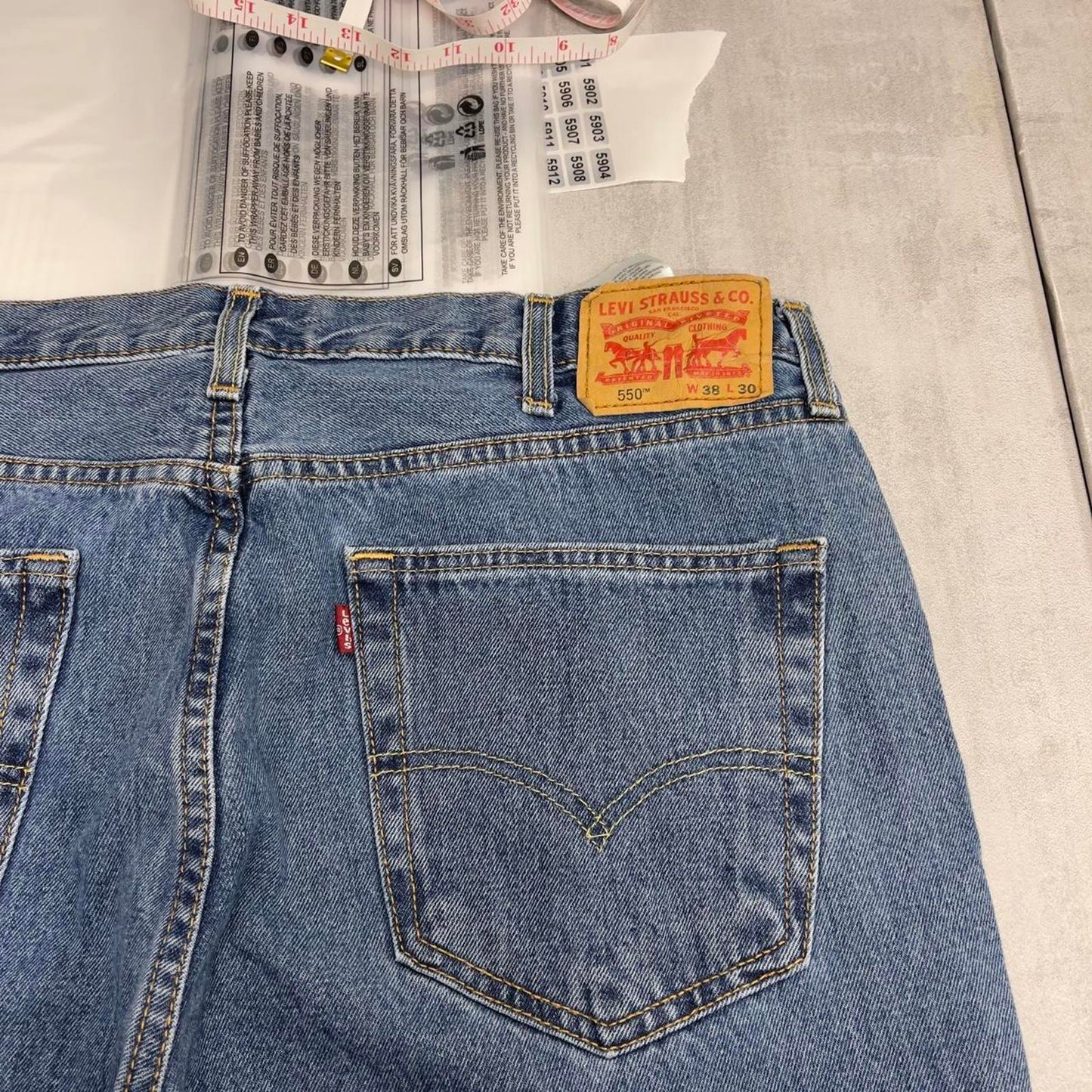 Blue baggy Levi's 550 jeans W38L30 wide leg