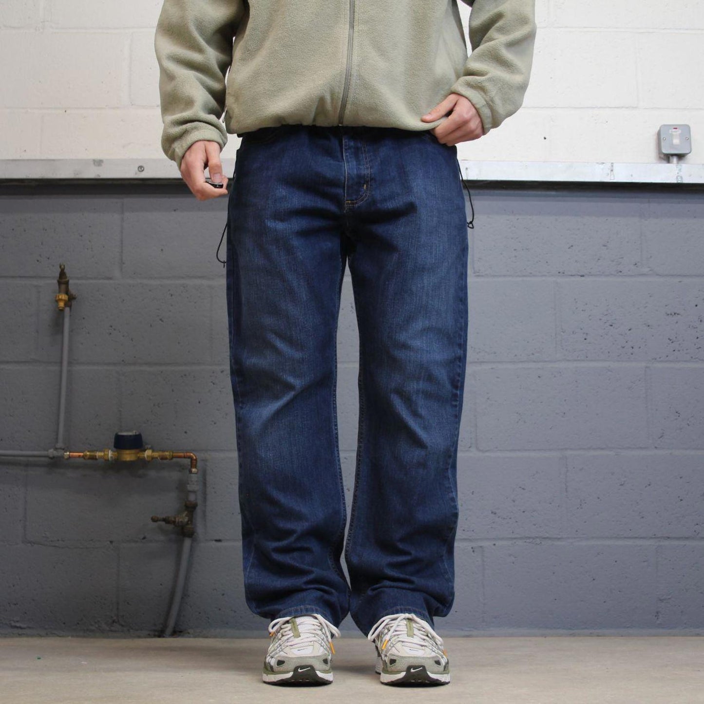 Y2K vintage Carhartt denim jeans blue Straight leg relaxed fit skate style workwear pants