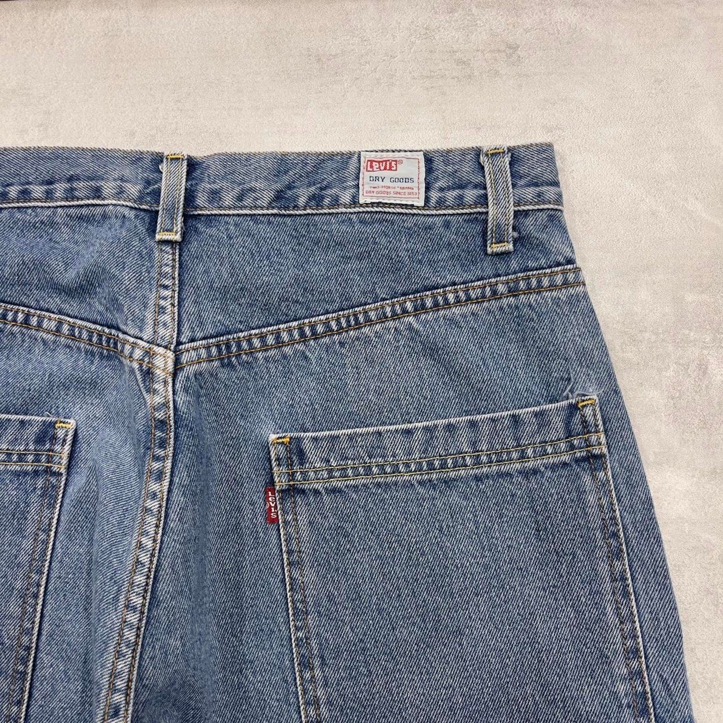 Vintage baggy Levi's Dry Goods carpenter jeans W32L36 1990s blue skater thick denim cargos paper tag