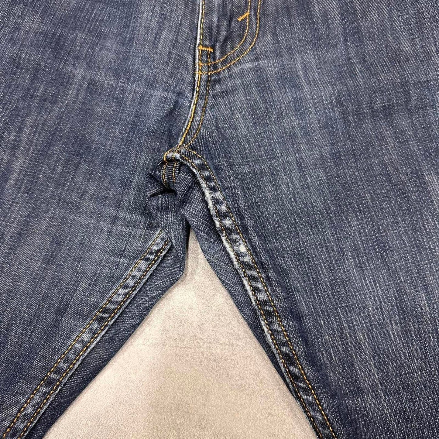 Mens Levi’s jorts W40