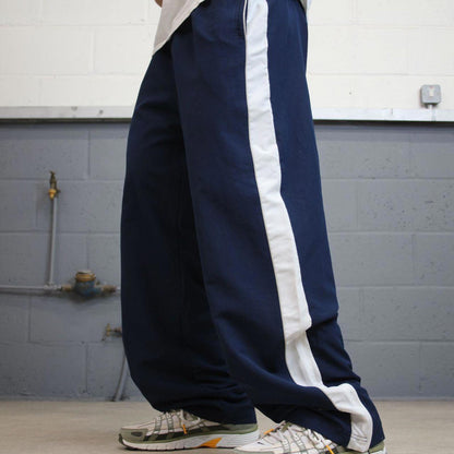 Baggy Nike Trackies XL Navy y2k 00s style loose wide leg joggers embroidered swoosh logo mesh lining