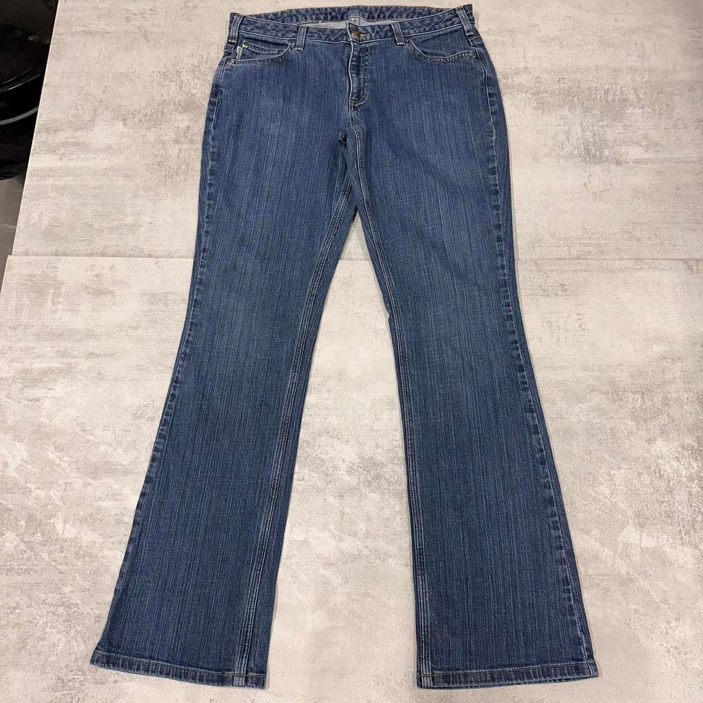 Blue Carhartt jeans 10 W34L33 curvy fit bootcut denim jeans