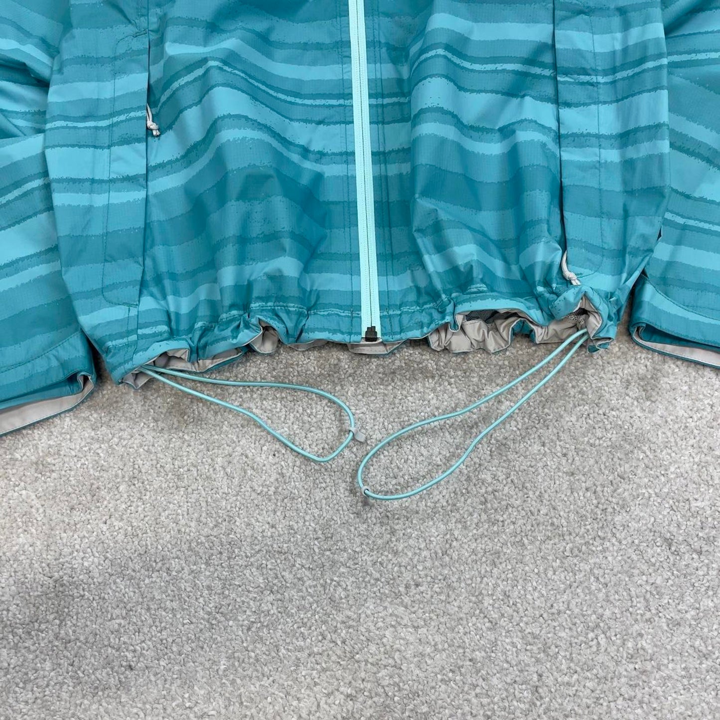 North Face technical jacket XL womens teal blue striped TNF HyVent 2.5L y2k style autumn windbreaker