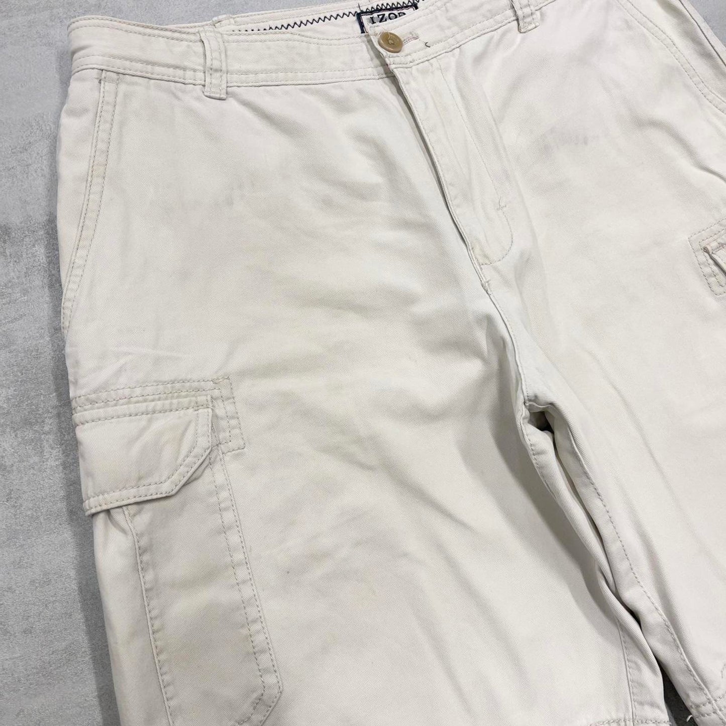 Beige IZOD cargo shorts W34