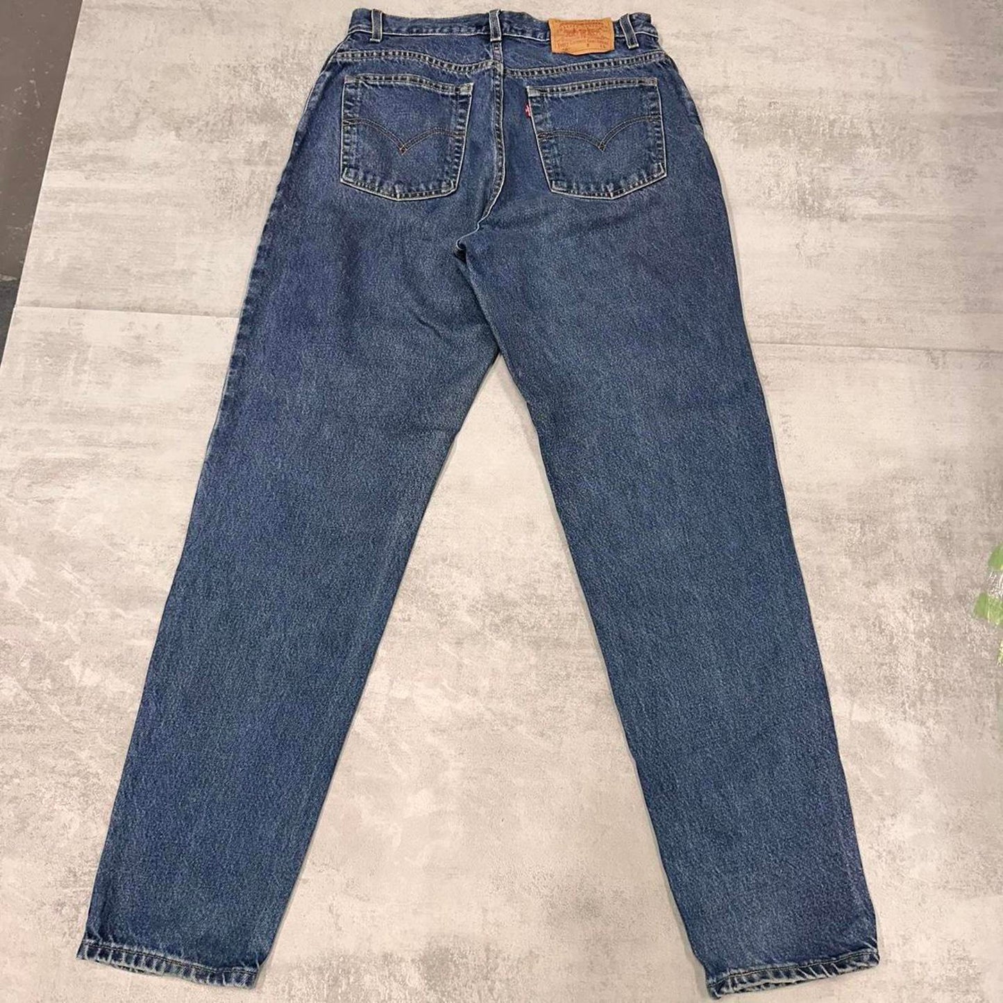 Blue Levi's 550 jeans size 12 relaxed tapered leg 90s style jeans red tab logo