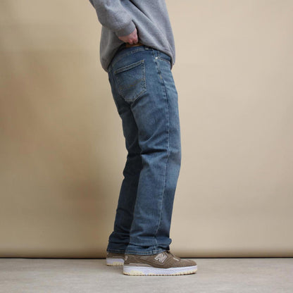 Blue signature Levi's jeans W34L32 denim straight leg jeans