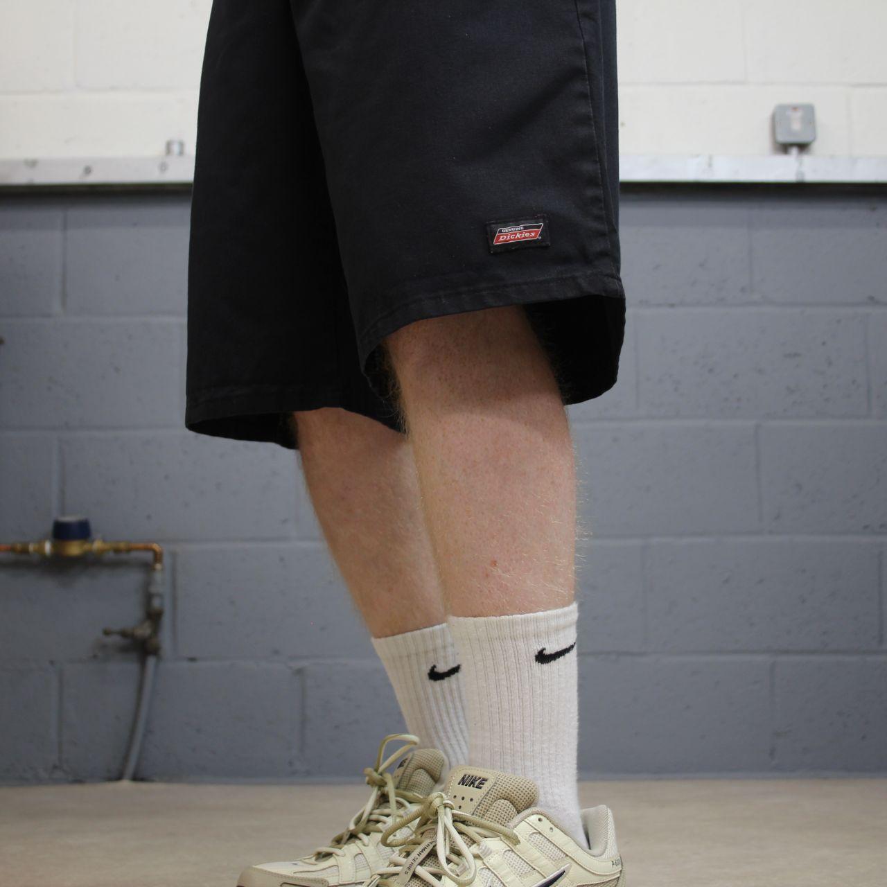Dickies carpenter chino shorts relaxed black Chino style skater surf shorts loose leg festival