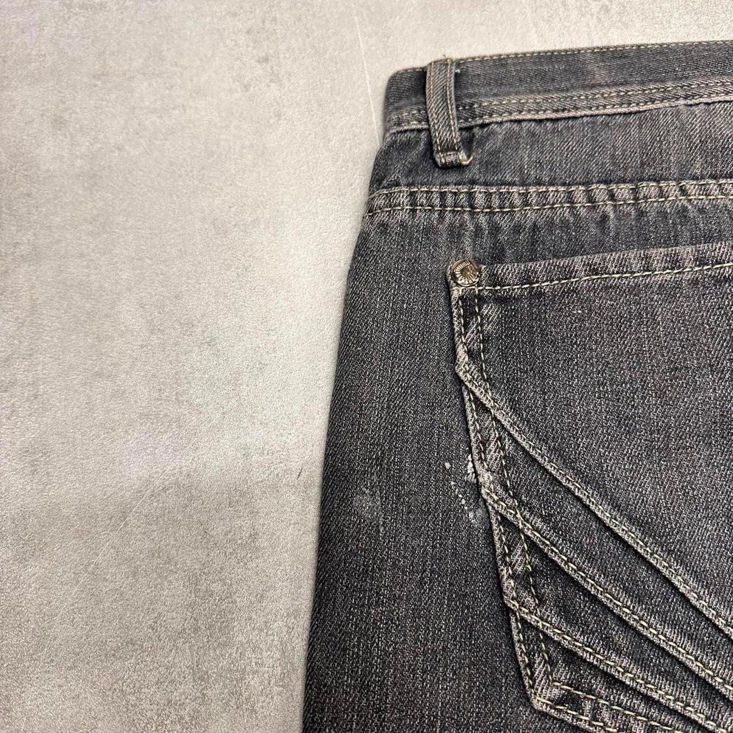 Loose Akademiks skate style jorts W36