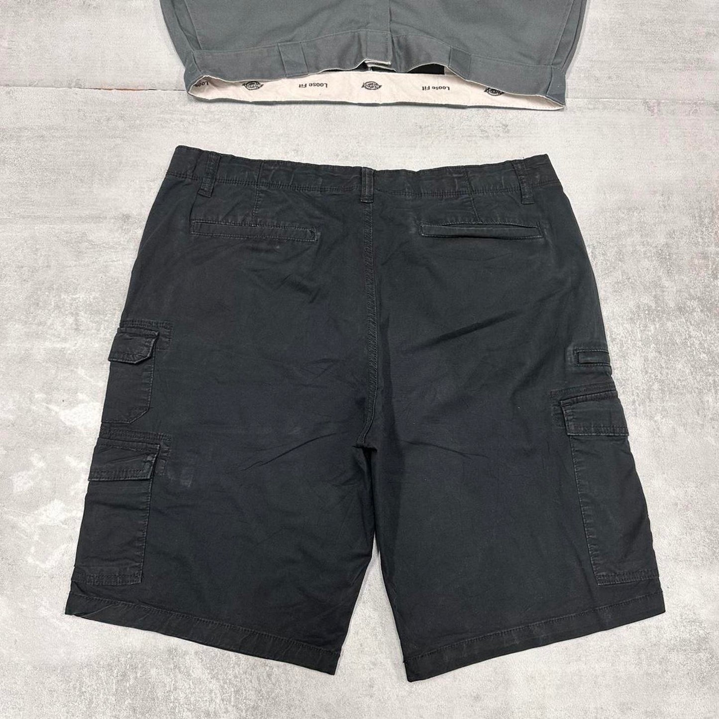 Mens Iron Flex cargo shorts W36