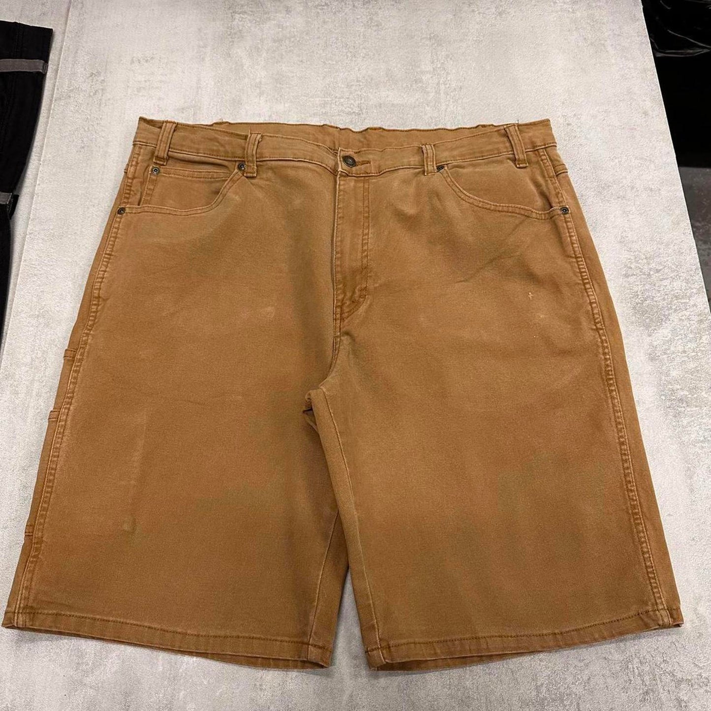 Tan Dickies carpenter shorts W38