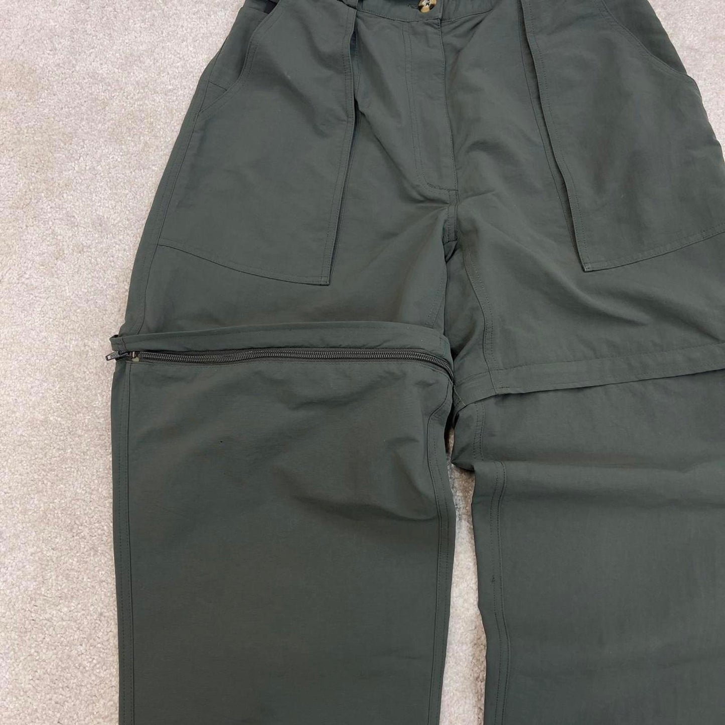 Baggy North Face technical pants Large women's green convertible 2 in 1 shorts / trousers y2k style