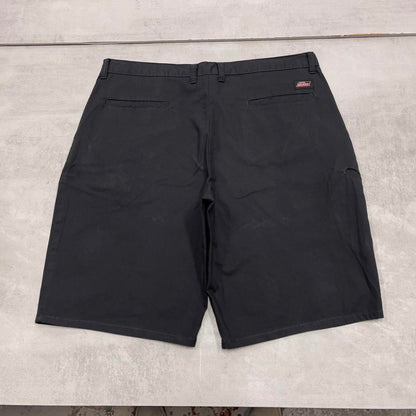 Baggy black Dickies carpenter shorts W36