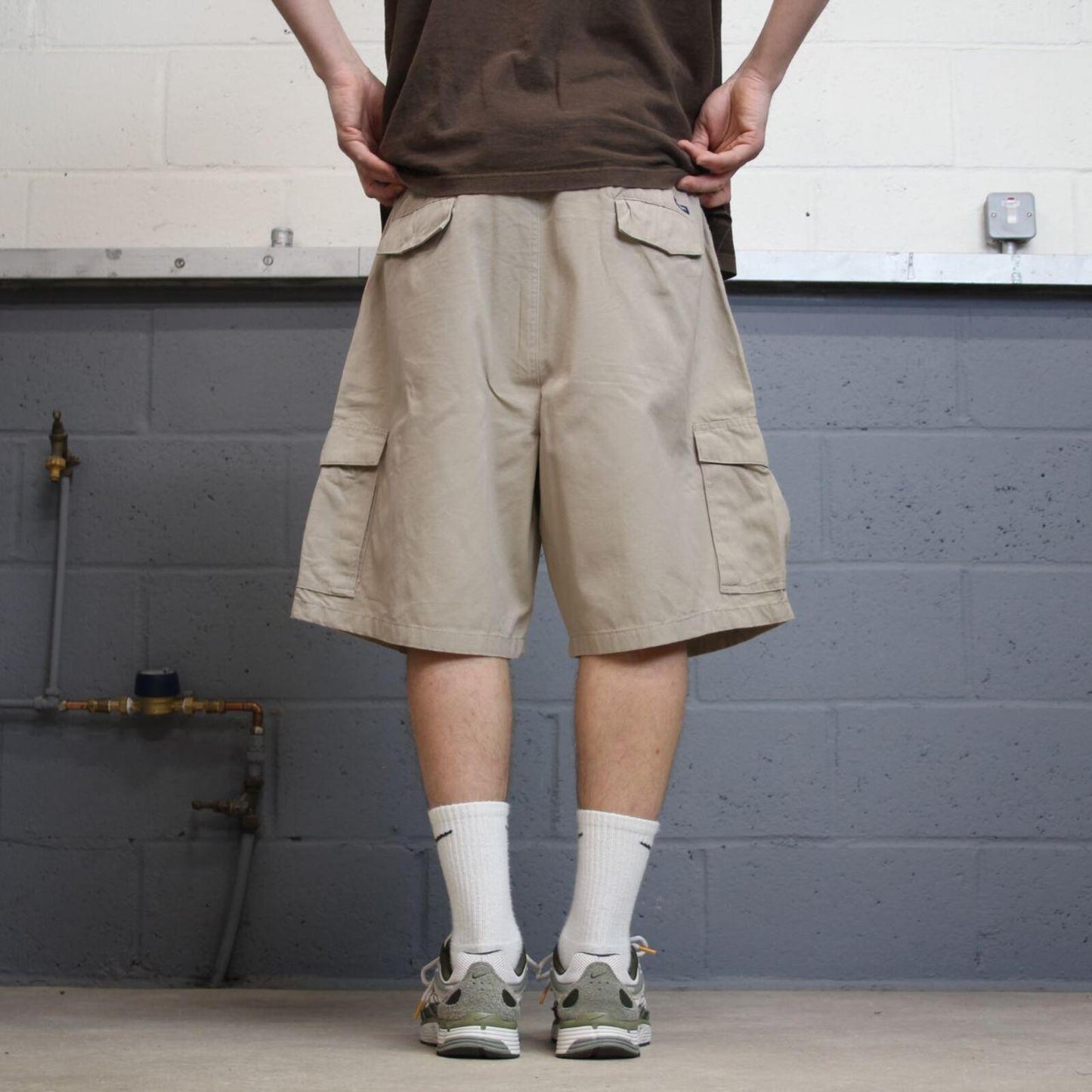 Y2K baggy Chaps cargo technical shorts beige W42 Wide leg chino utility hiking