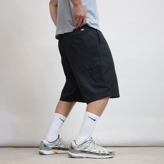 Black baggy Dickies carpenter shorts W42