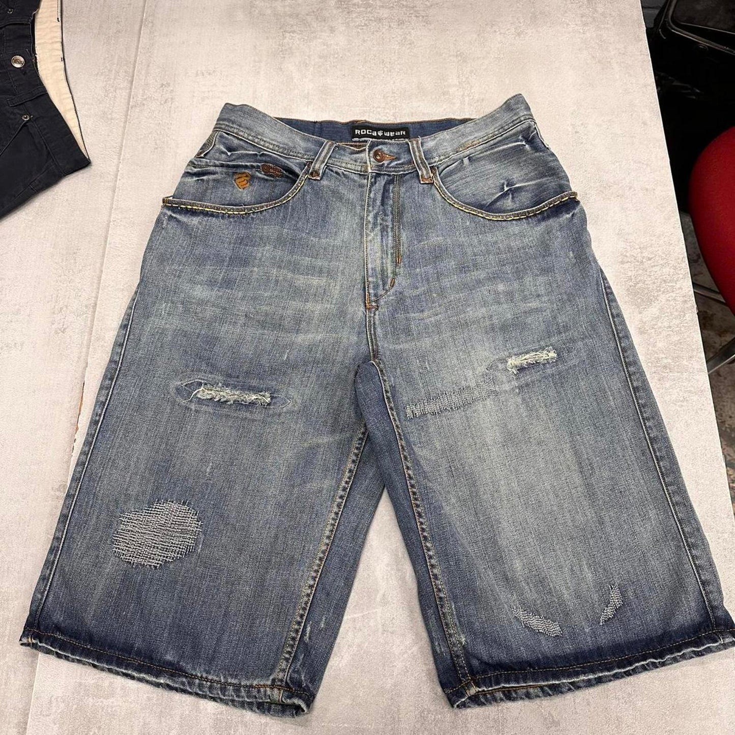 Baggy Rocawear denim shorts W34 long denim rap skater style 90s shorts