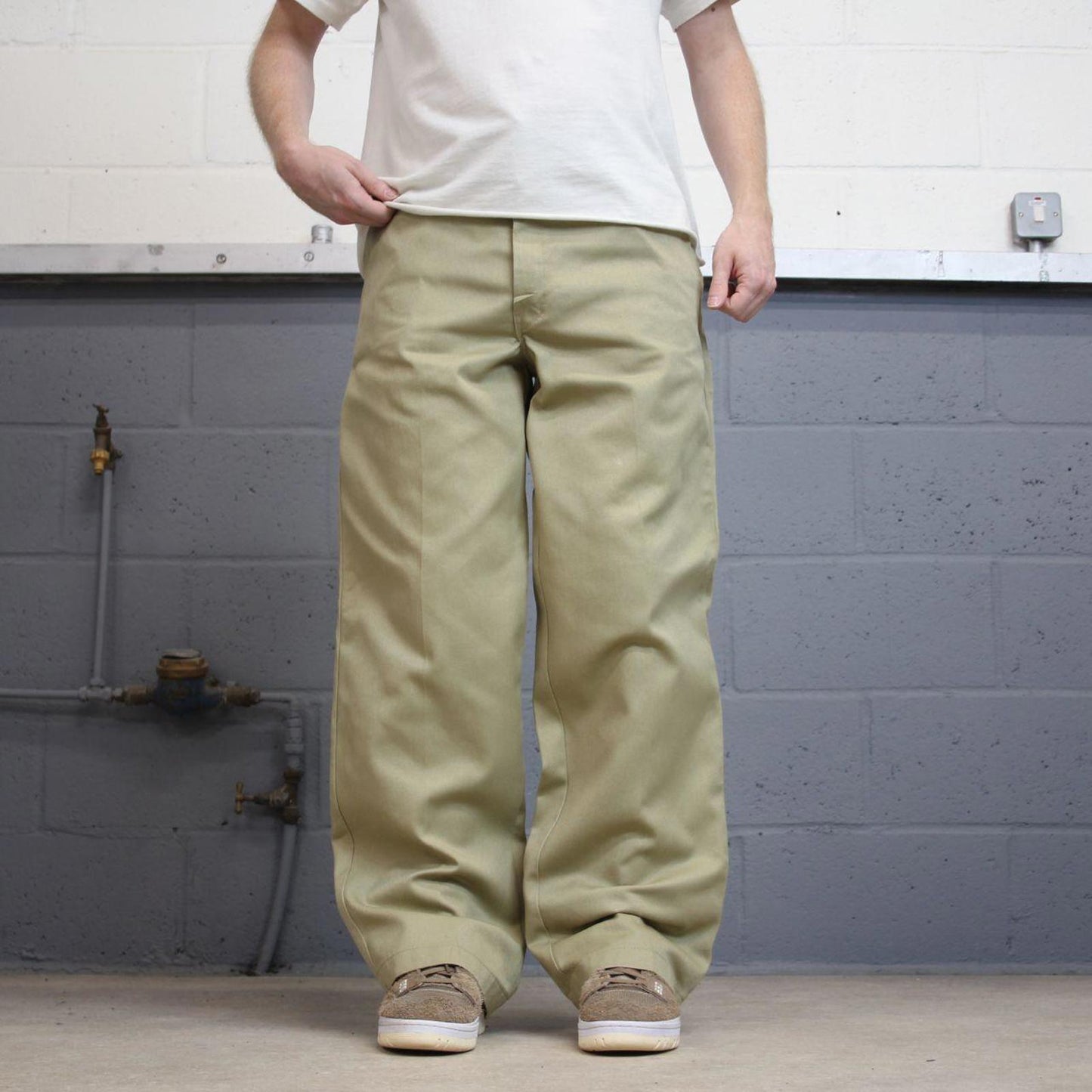 Baggy Dickies pants W34 L32 khaki beige loose twill chino style skater pants