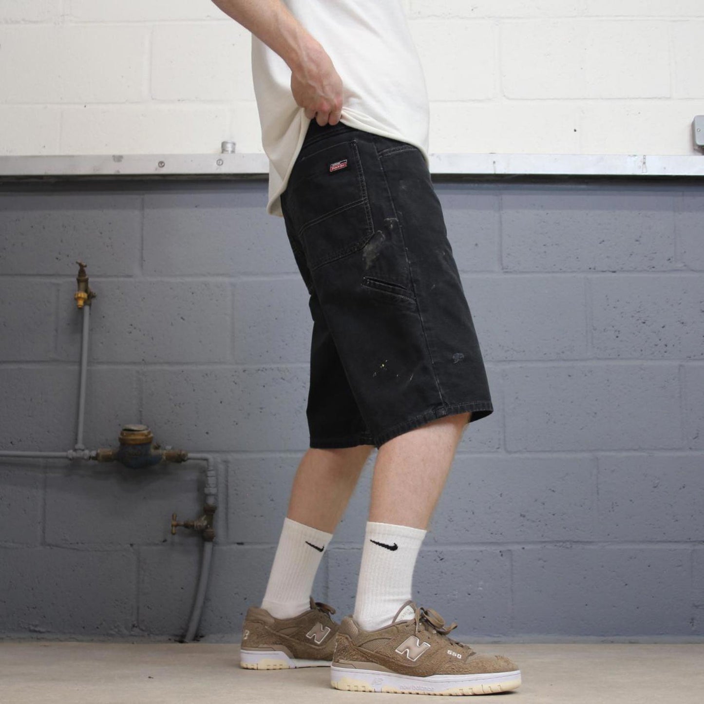 Mens black Dickies carpenter jorts W32