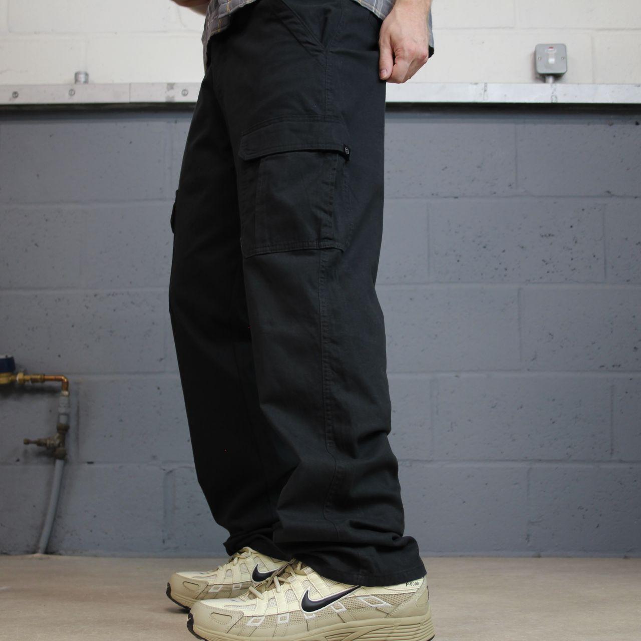 Wrangler cargo pants y2k black Straight leg skater work pants 32x32