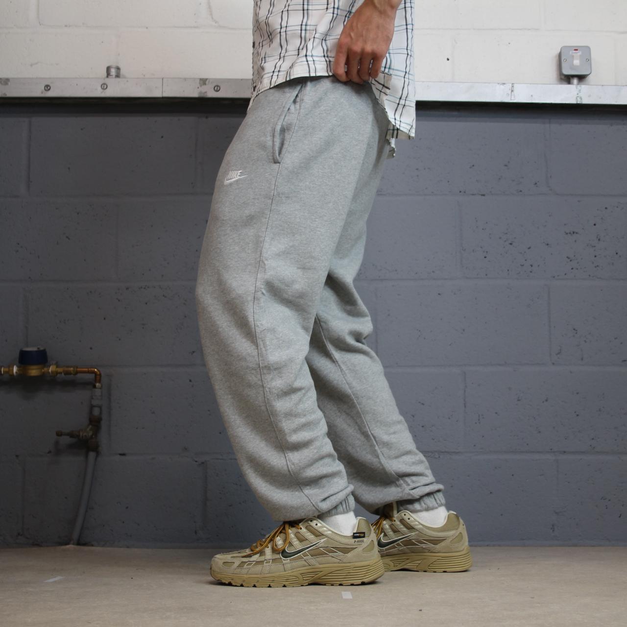 Y2K Nike jogging bottoms grey cuffed legs XL Loose casual 2000s style grey joggers
