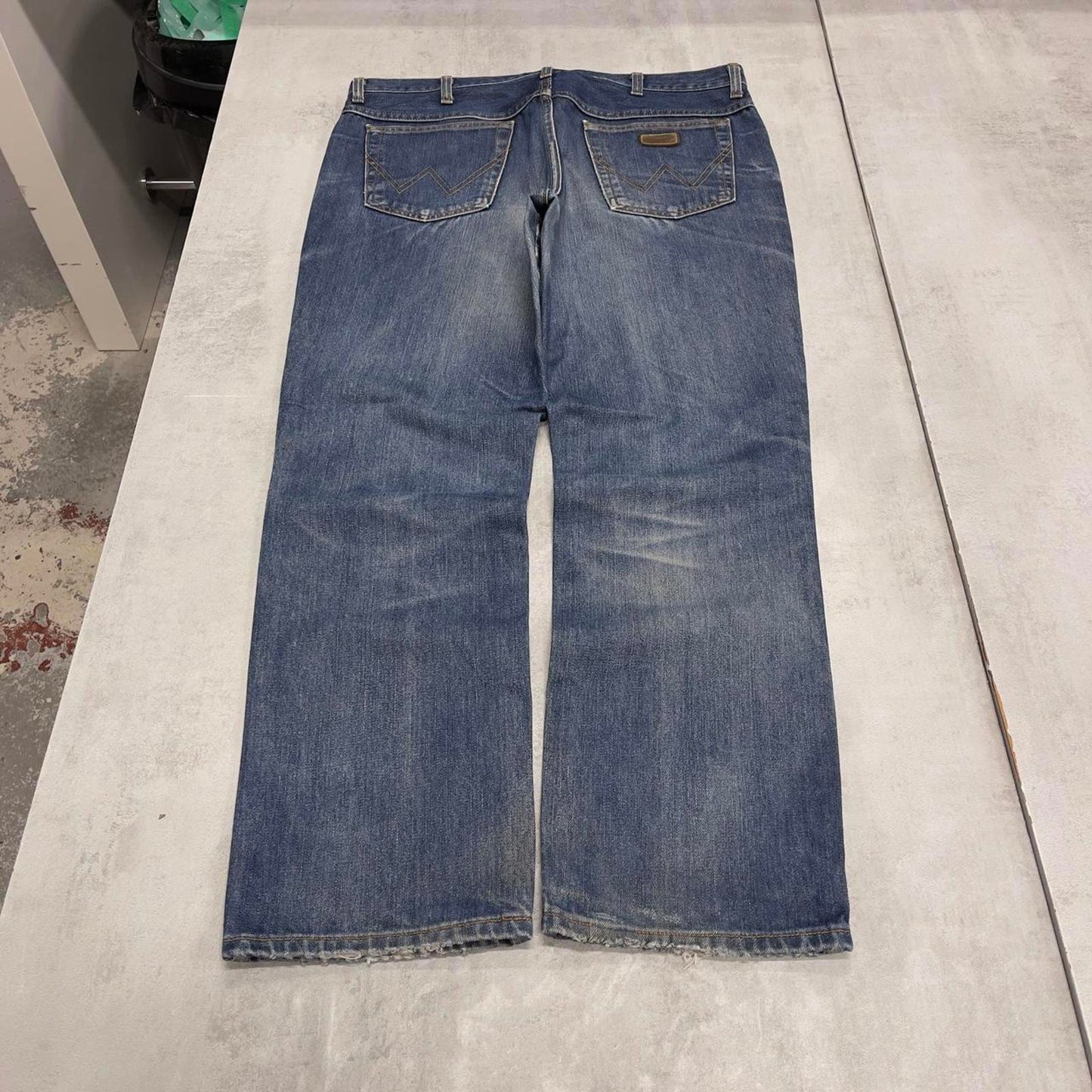 Vintage y2k Wrangler jeans W38L30 Faded blue denim skate style trousers