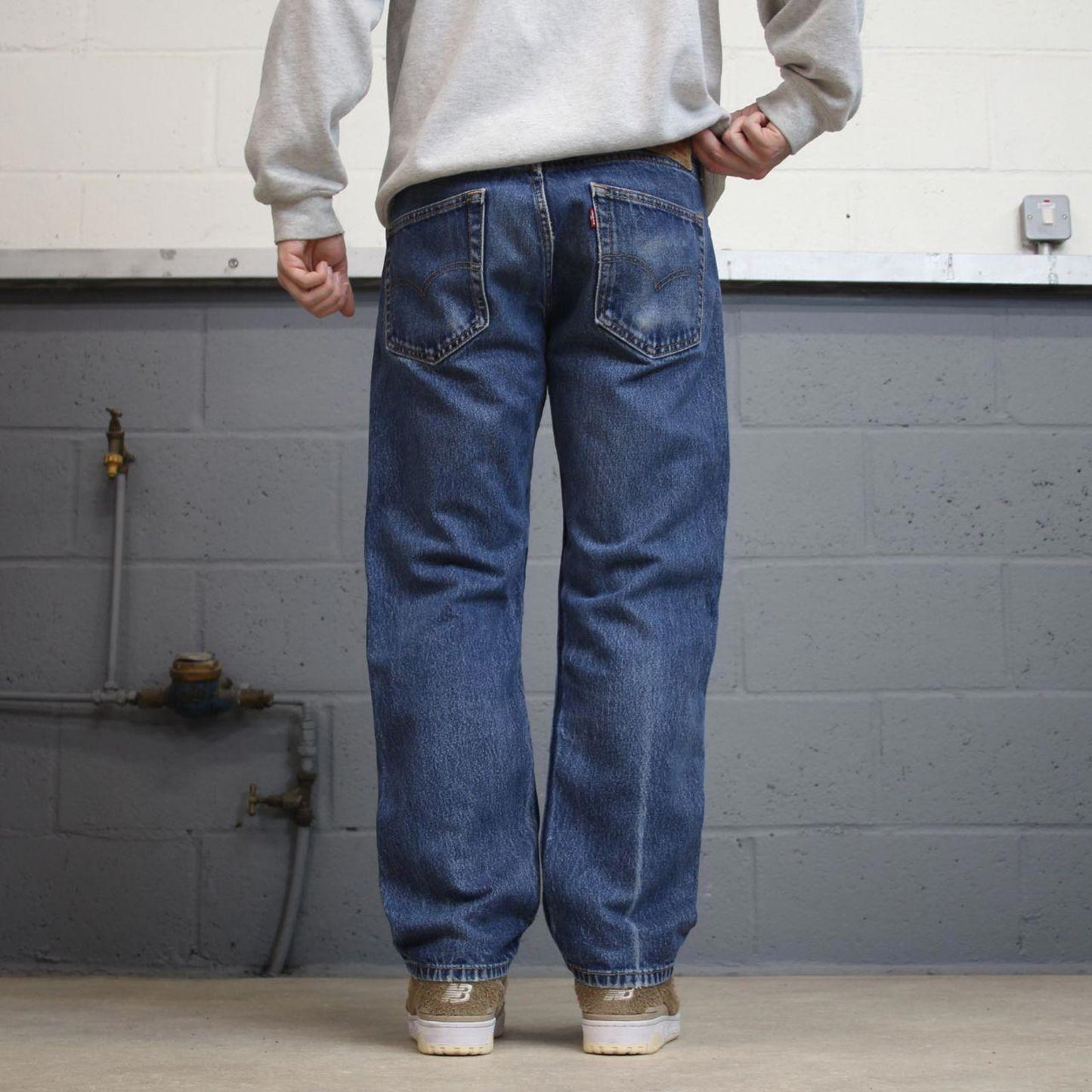 Vintage Levis 505 jeans y2k 90s skater style W34L29 blue 5 pocket 100% cotton denim pants