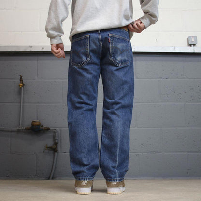 Vintage Levis 505 jeans y2k 90s skater style W34L29 blue 5 pocket 100% cotton denim pants