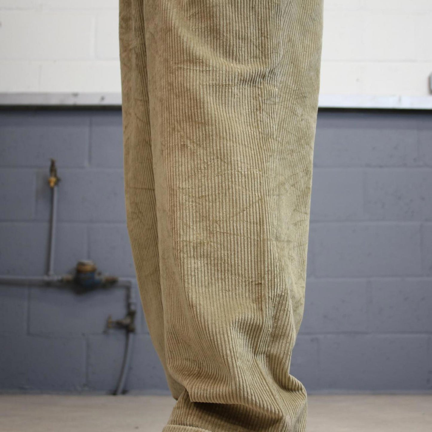 Baggy wide wale corduroy trousers W30 L28.5
