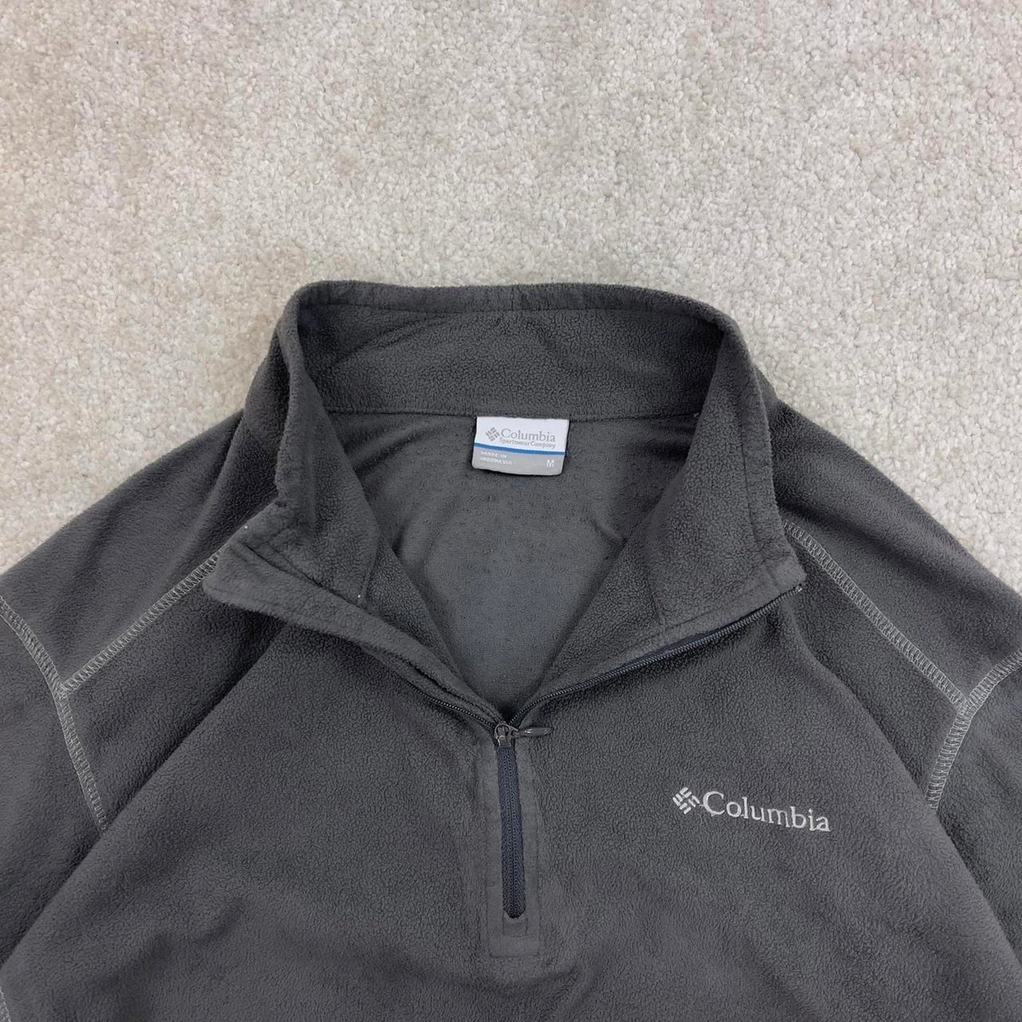 Grey Columbia technical fleece Medium 1/4 zip up y2k style lightweight autumn outdoors wear casual