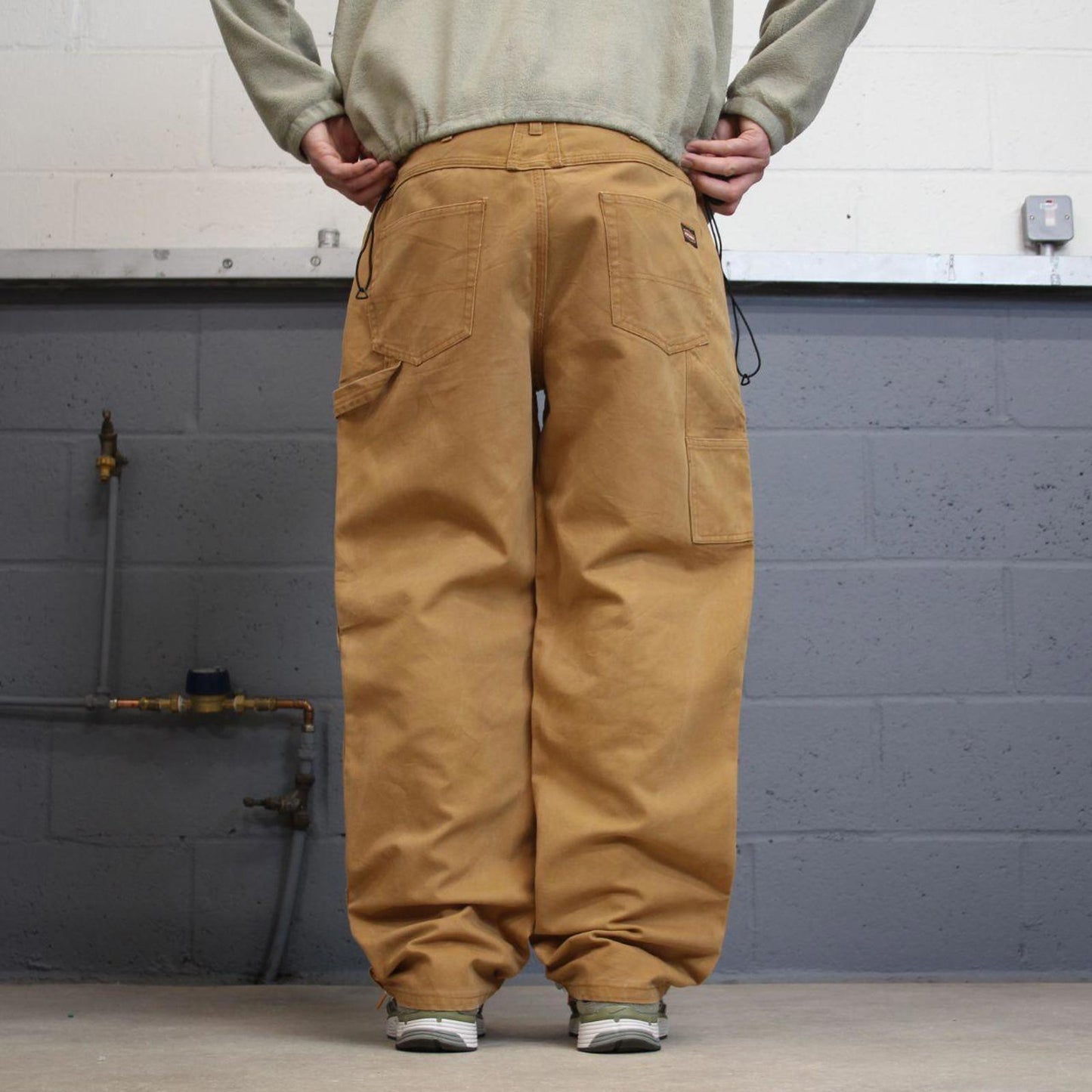 Y2K baggy carpenter jeans wide leg tan brown Loose Jesse James skate style workwear cargo pants