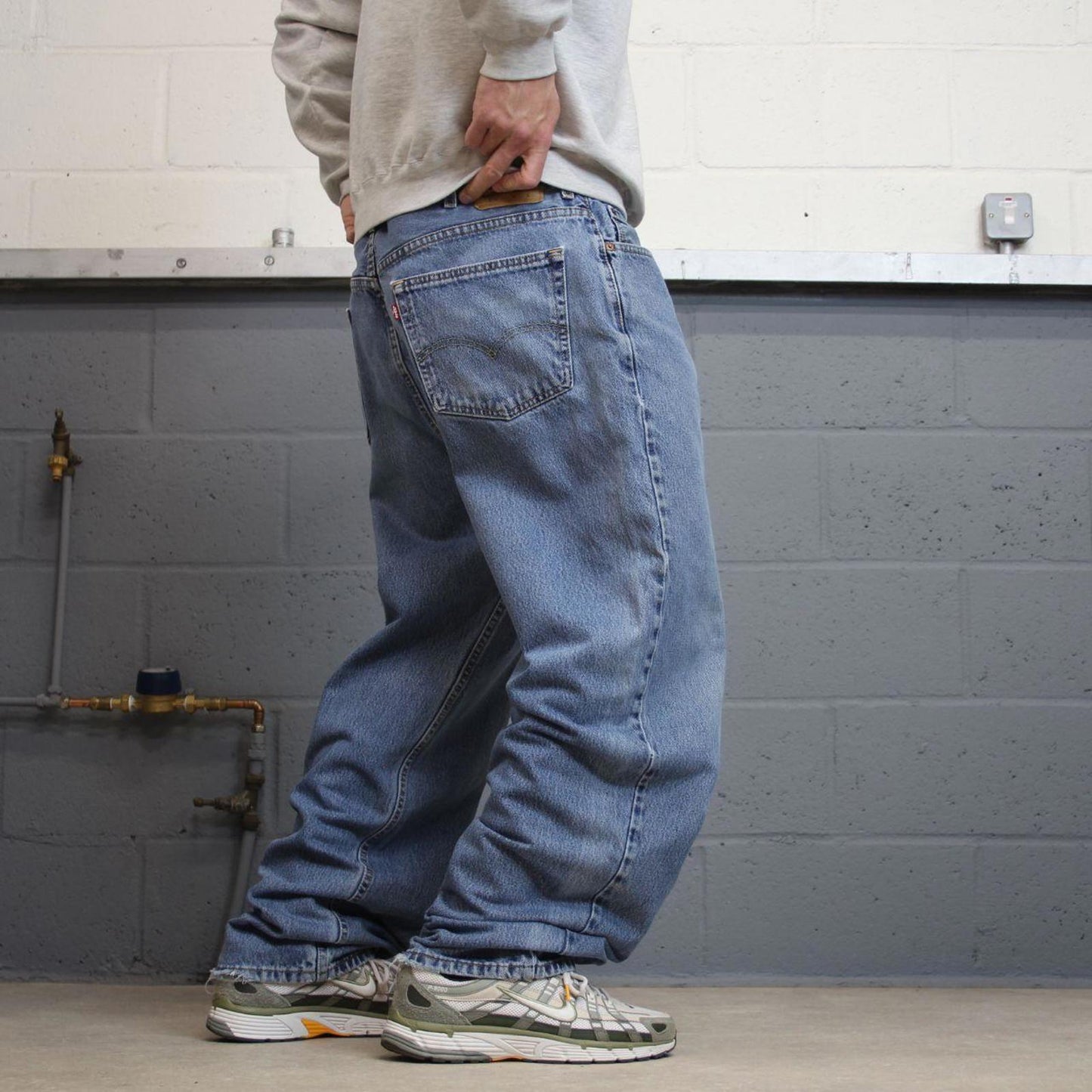 Y2K baggy Levi’s 550 jeans wide leg blue Loose relaxed fit denim pants red tab logo