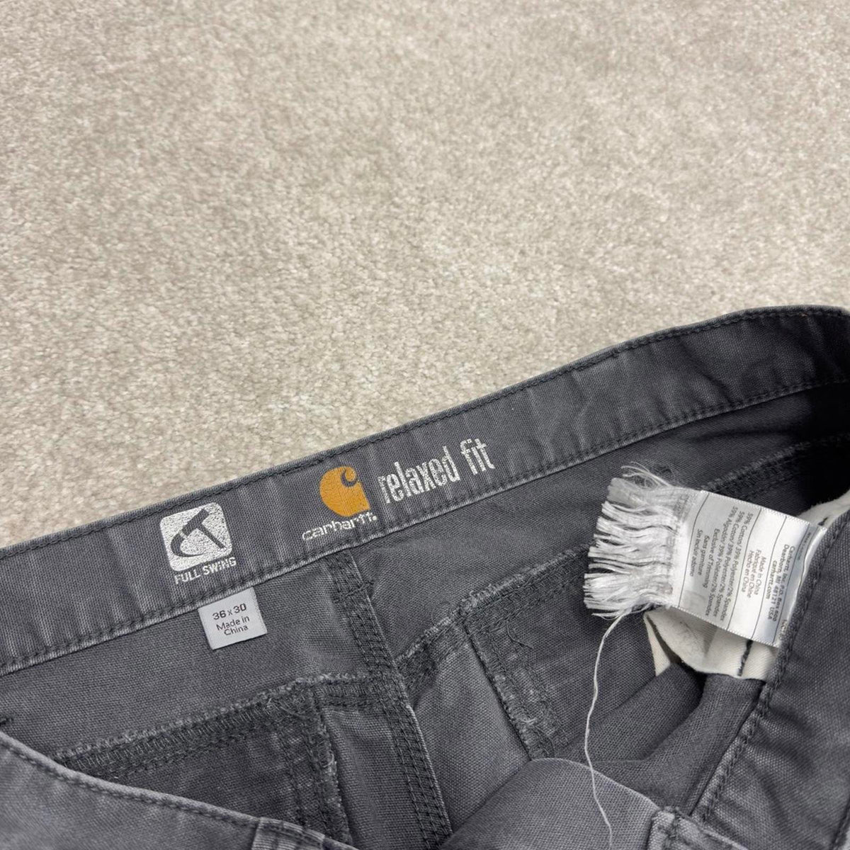 Vintage Carhartt cargo pants grey Loose relaxed fit canvasy skate style workwear cargo pants