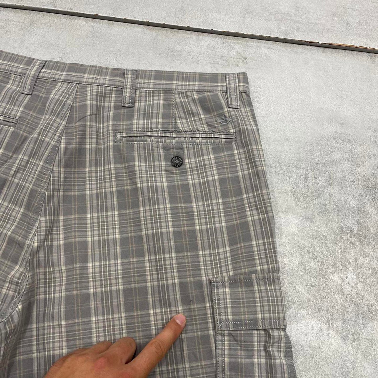 Baggy Checkered Dockers cargo shorts W36