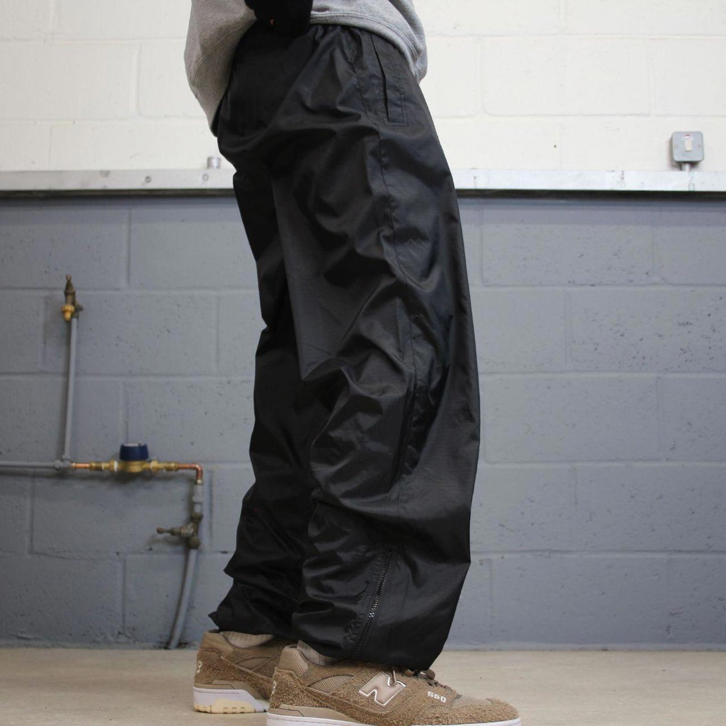 Baggy Puma trackies Large loose y2k floaty leg joggers embroidered logo shell suit pants