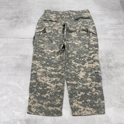 Camo cargo pants W36L30 khaki digital forest camouflage loose straight y2k style cargo trousers