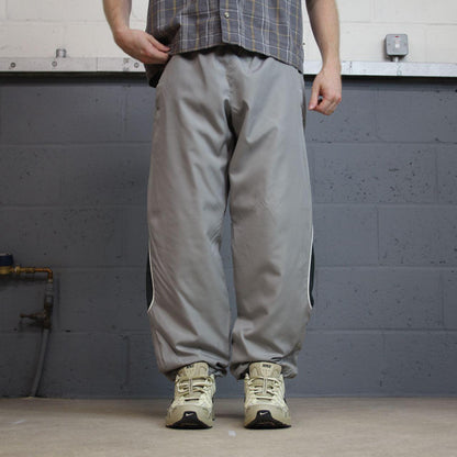 Y2K baggy Reebok tracksuit bottoms grey M Loose leg mesh lined casual 2000s style track pants