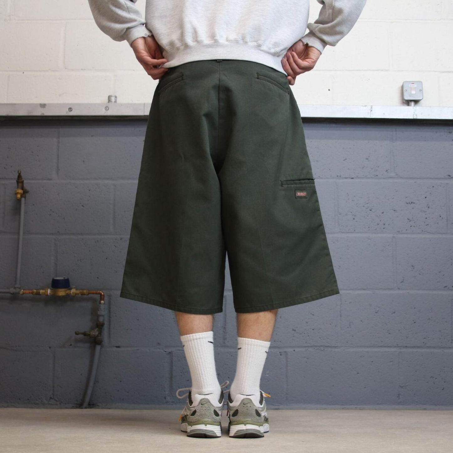 Dickies baggy shorts chino skater style green W38 Loose wide leg summer festival shorts