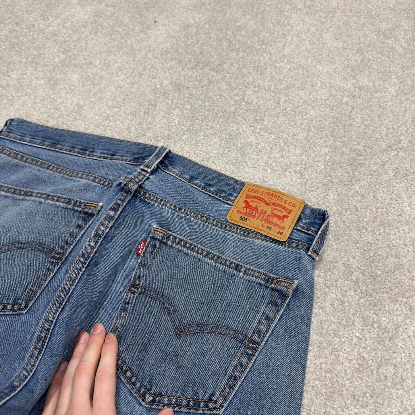 Vintage Y2K Levi’s 505 jeans blue Straight leg 00s style denim pants red tab logo