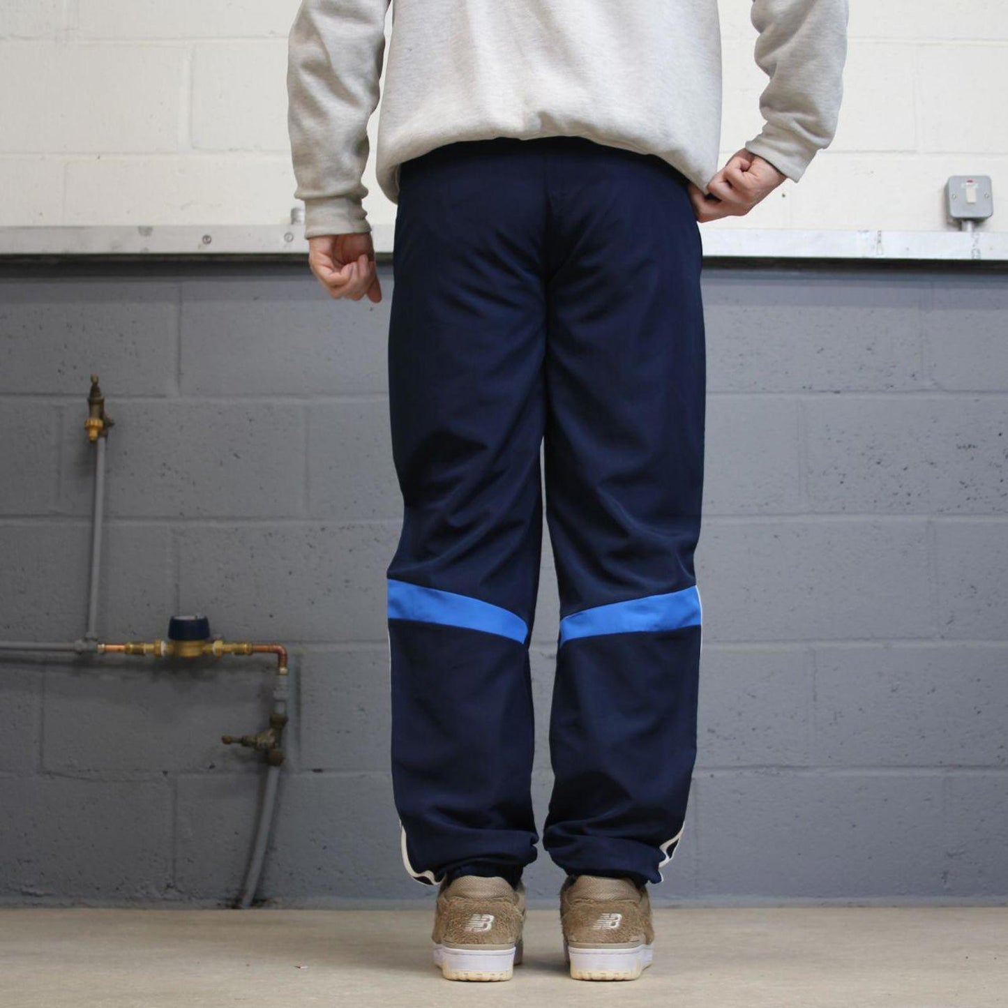Adidas trackies 14 loose navy y2k style joggers adjustable stripe detail track pants