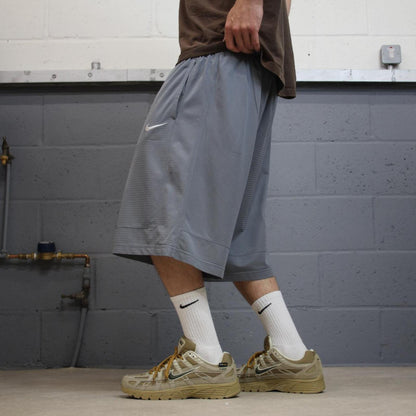 Baggy Nike sports shorts y2k grey Basketball style comfy loose floaty summer gym shorts