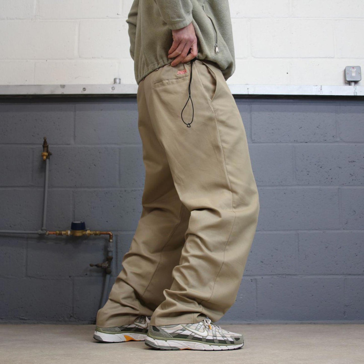 Y2k baggy work pants loose beige Chino style skate trousers Red Kap workwear patch logo