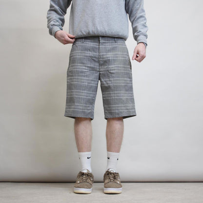 Grey checkered Levi's shorts W34