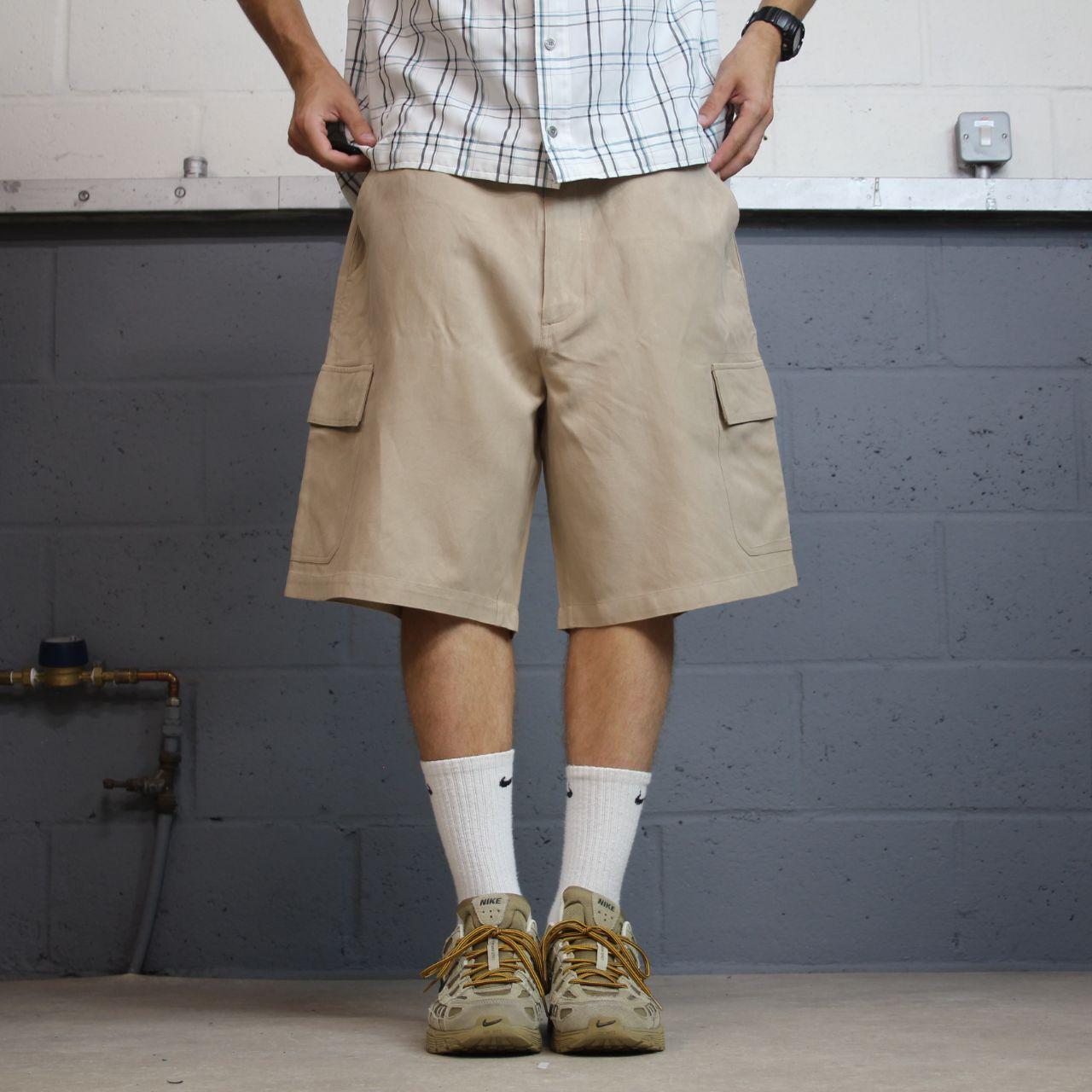 IZOD lightweight cargo shorts y2k tan Silk cotton floaty surf style summer shorts