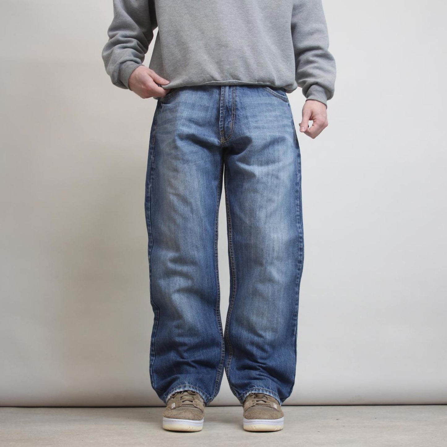 Blue embroidered jeans W36 L32 loose embroidered smoke rise jeans