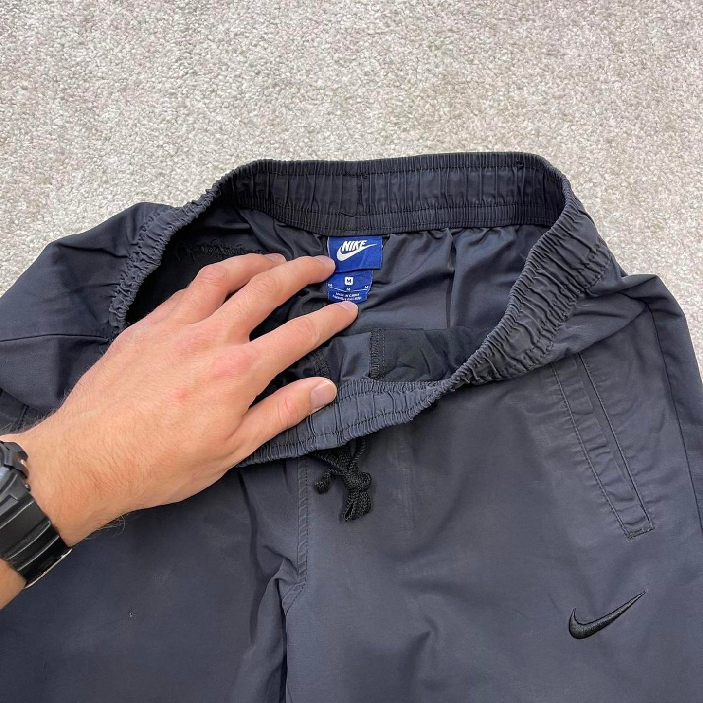 Dark Grey Nike trackies Medium y2k style joggers embroidered Swoosh logo track pants