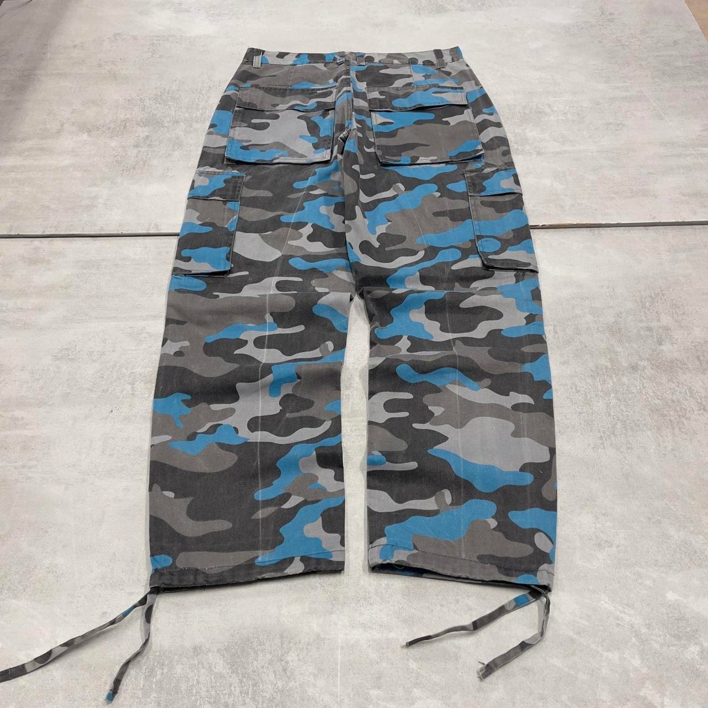 Baggy camo Access cargo pants W34L32 blue grey tiger camouflage y2k style cargos adjustable cuffs