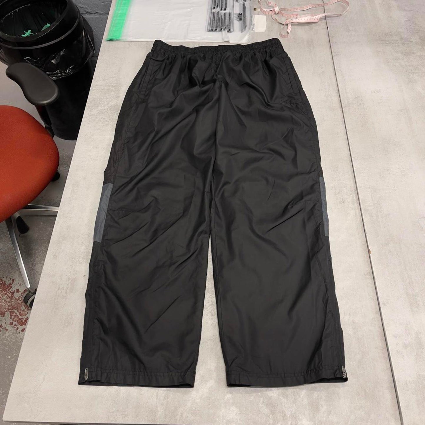 Black baggy Starter tracksuit bottoms L