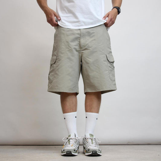 Mens baggy Wrangler cargo shorts W38